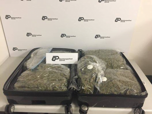 Português detido no aeroporto de Zurique