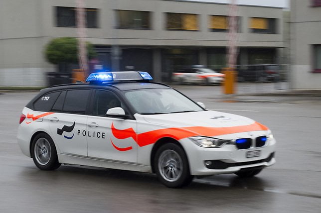 Português apanhando sem carta de condução