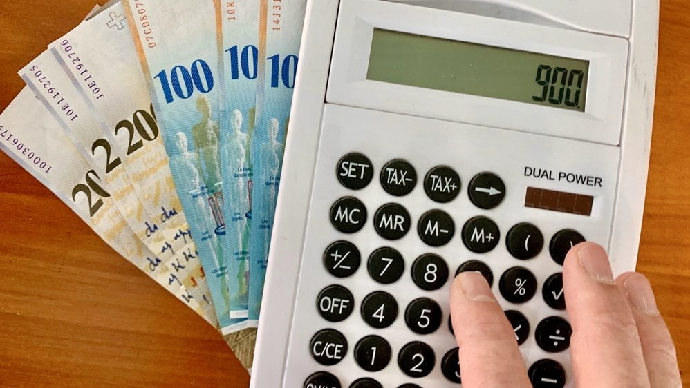 Portuguesa “ressuscitou” mortos para desviar dinheiro