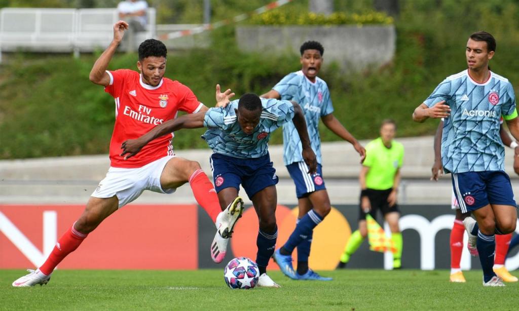 Benfica vence Ajax (3-0) e apura-se para a final da UEFA Youth League