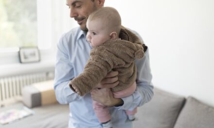 Será desta vez que a Suíça aprovará a licença de paternidade?