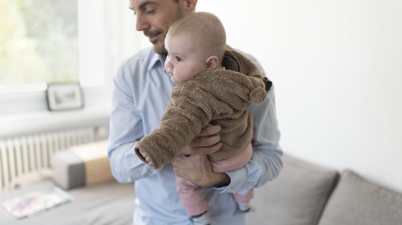 Será desta vez que a Suíça aprovará a licença de paternidade?