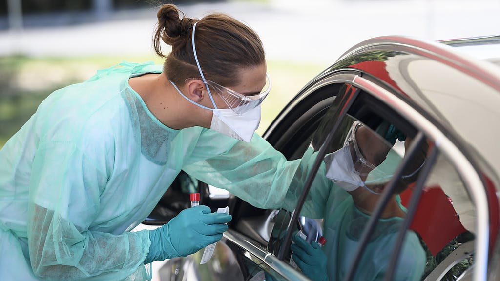 Covid-19: Aumento preocupante do número de casos diários na Suíça
