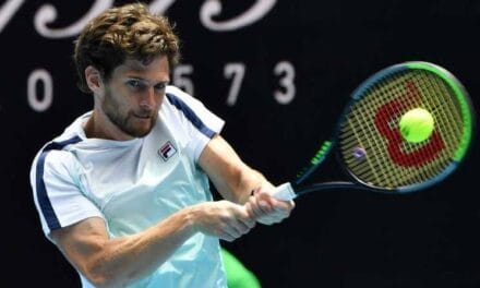 Open da Austrália: Pedro Sousa perde frente ao suíço Stanislas Wawrinka