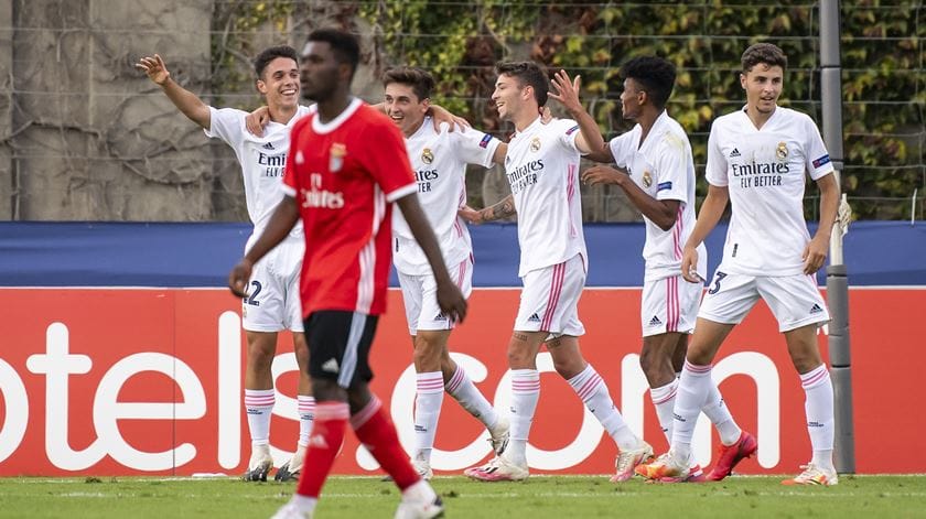 Maldição continua e Benfica volta a perder uma final europeia