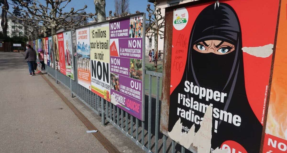 Suíços aprovam proibição das burcas