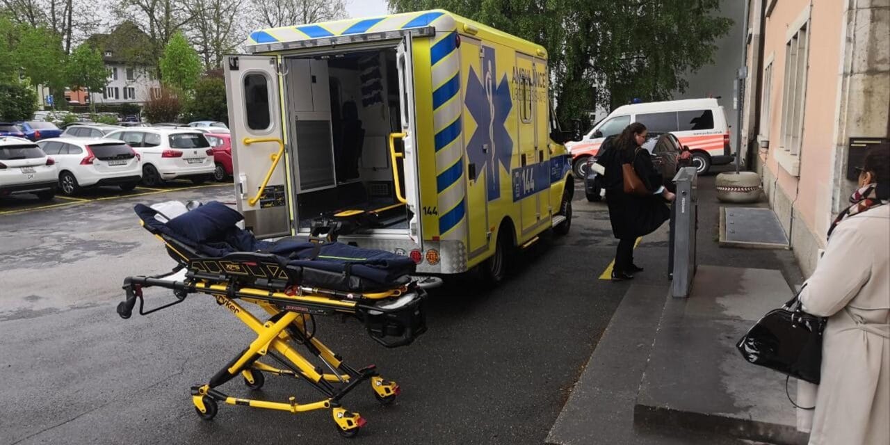 Dois portugueses condenados por agredir colega de quarto sérvio