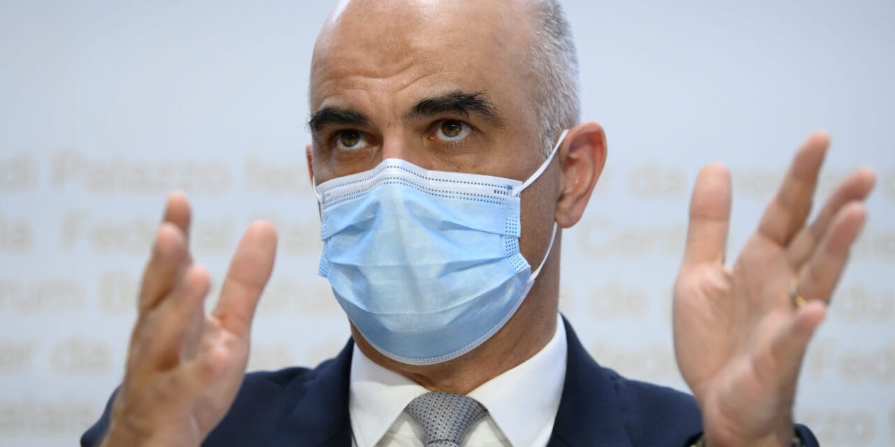 Covid-19: Suíça antecipa regresso à normalidade