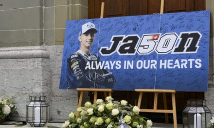 Centenas de pessoas no adeus a Jason Dupasquier