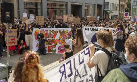 Autor da violação continua na prisão