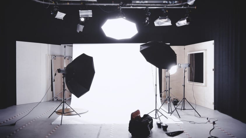 Justiça: Tribunal reduz pena de prisão a fotógrafo português