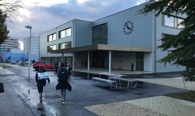 Criança de sete anos morre após engolir uma pilha 