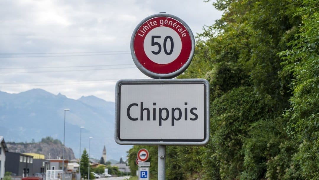 Português de 22 anos esfaqueado até à morte por adolescente