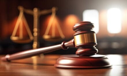 Funcionária pública condenada por desviar dinheiro