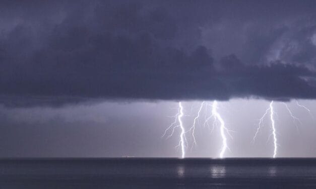 Mau tempo: alerta de trovoadas violentas intensifica-se para sábado