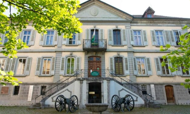 Prisão e expulsão por deixar morrer uma prostituta transgénero