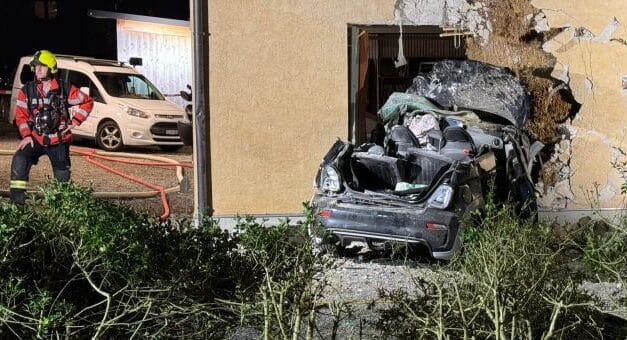 Português de 24 anos morre em violento acidente de carro