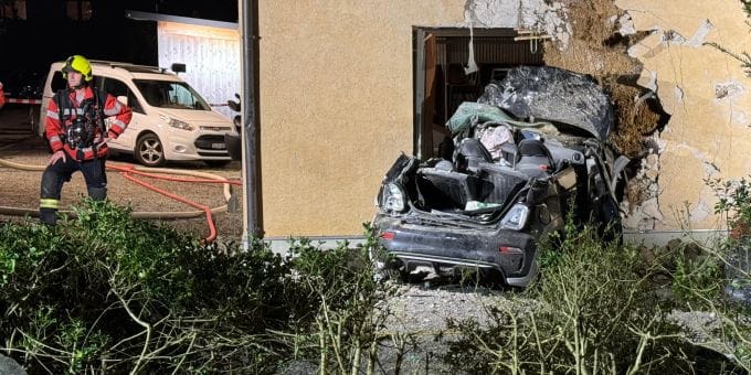 Português de 24 anos morre em violento acidente de carro