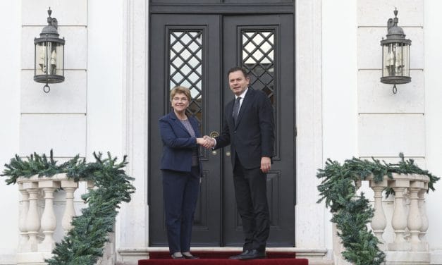 Luís Montenegro quer mais investimento suíço em Portugal