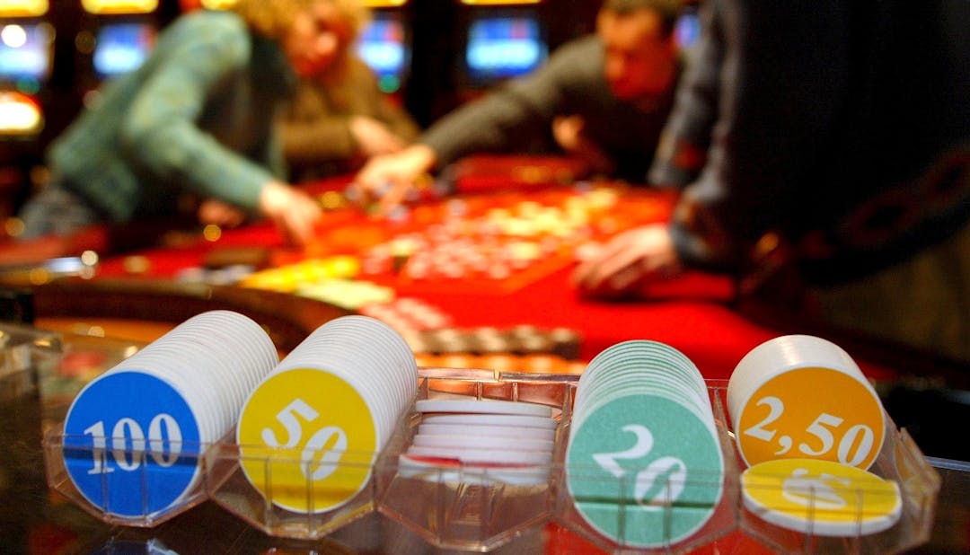 Enfermeiro português condenado por agredir violentamente idosas para as roubar