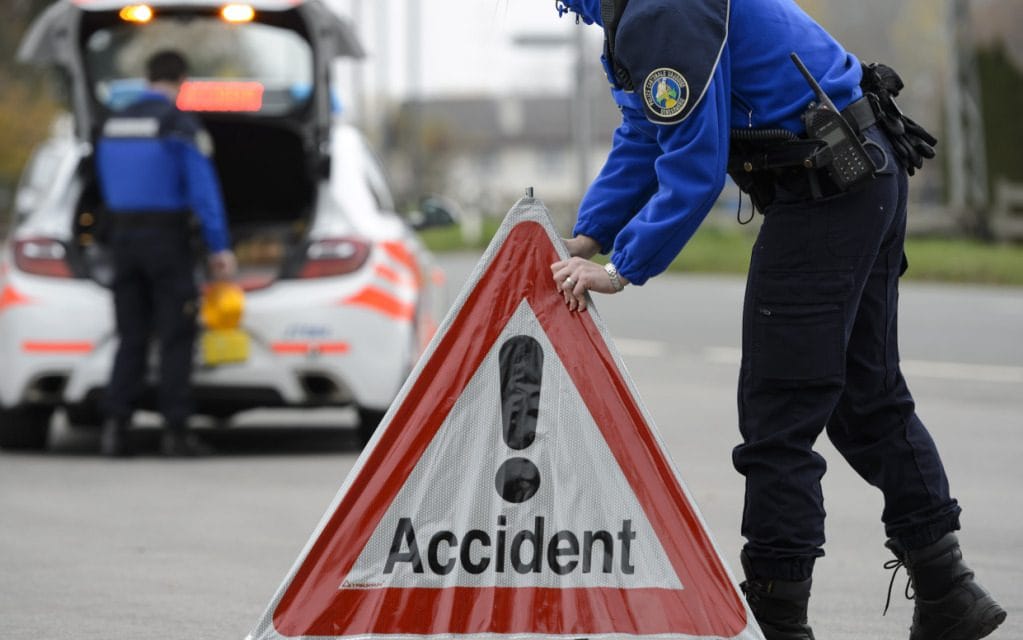 Adolescente portuguesa de 14 anos morre ao tentar escapar a controlo policial