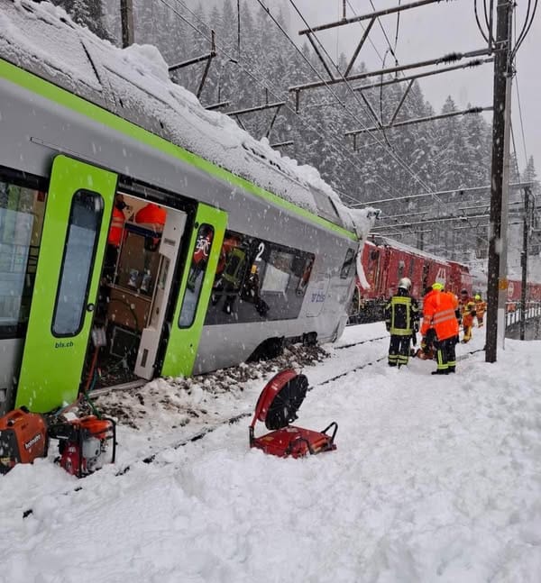 Cinco feridos após comboio descarrilar no Valais