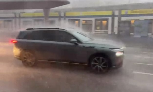 Novas imagens da impressionante tempestade que atingiu Zurique ao final do dia ☔️