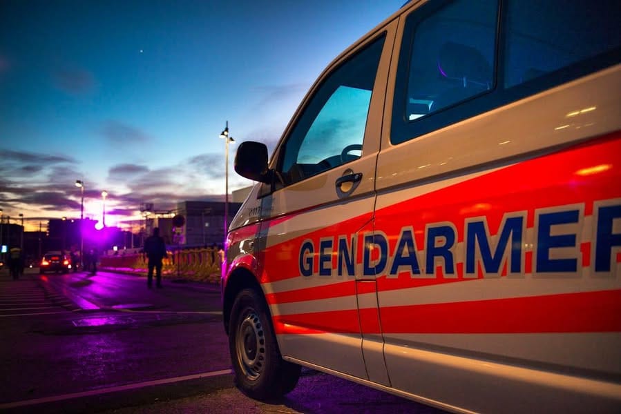 Suíça de 18 anos morre e portuguesa de 24 fica gravemente ferida em colisão frontal