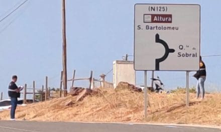Emigrante português morre em despiste de mota durante férias no Algarve