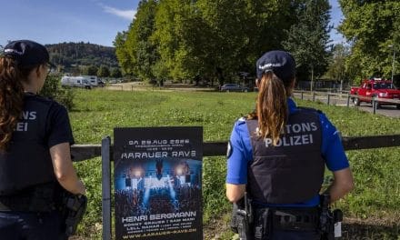 Tiroteio em Aarau: polícia investiga três hipóteses e continua à procura do autor ou autores