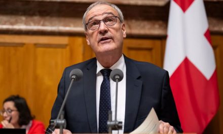 Guy Parmelin anuncia demissão do Conselho Federal