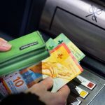 Mais de 820 mil pessoas vivem em agregados afetados pela pobreza laboral na Suíça